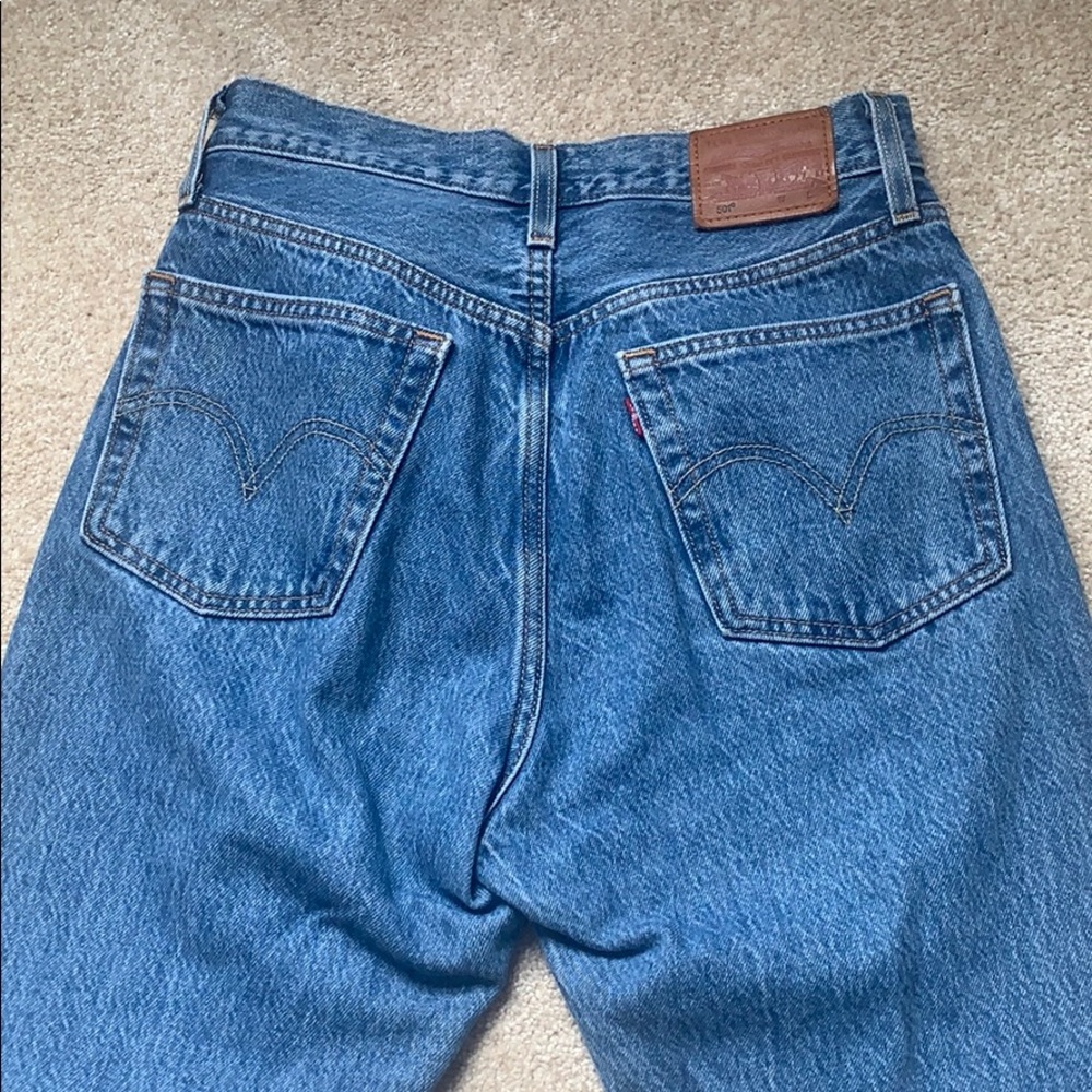 Levi’s 501 Mom Jeans! - Picture 4 of 5